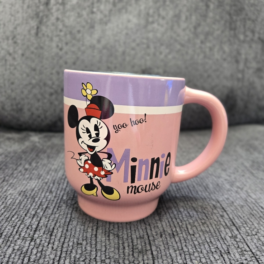 Disney Store Minnie Mouse "YOO HOO! Pink Coffee/Tea 12 oz. Mug